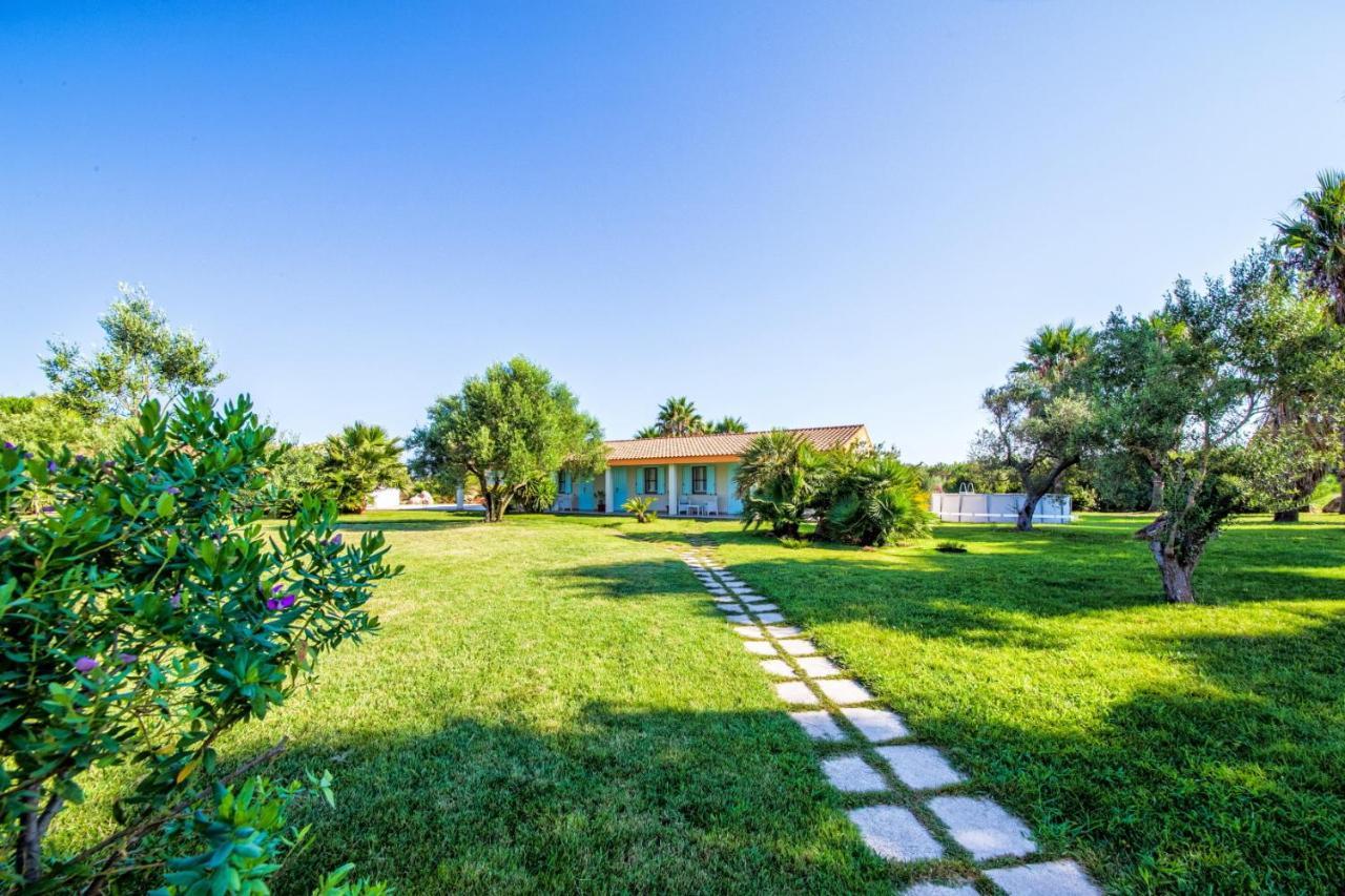 Agriturismo Is Cortillaris Càbras Екстериор снимка