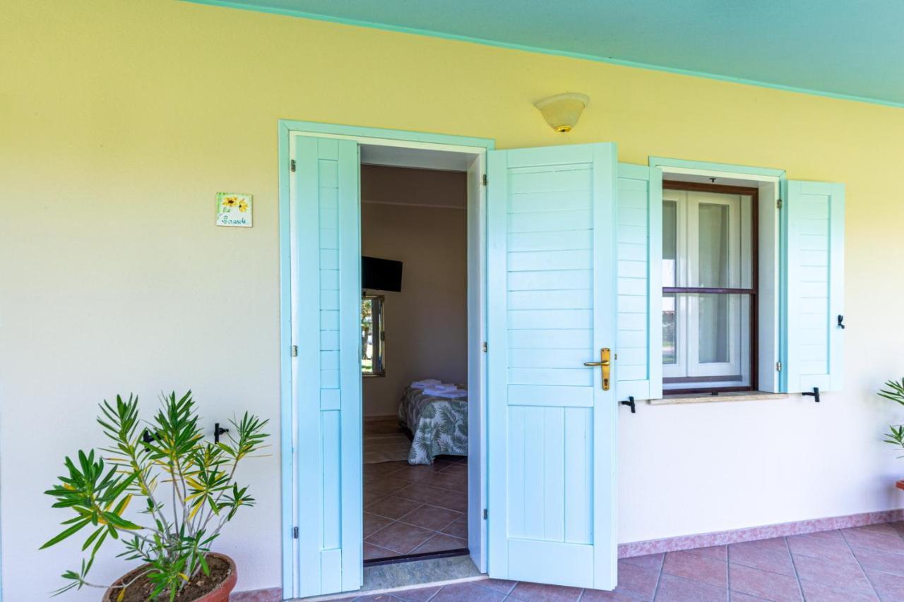 Agriturismo Is Cortillaris Càbras Екстериор снимка