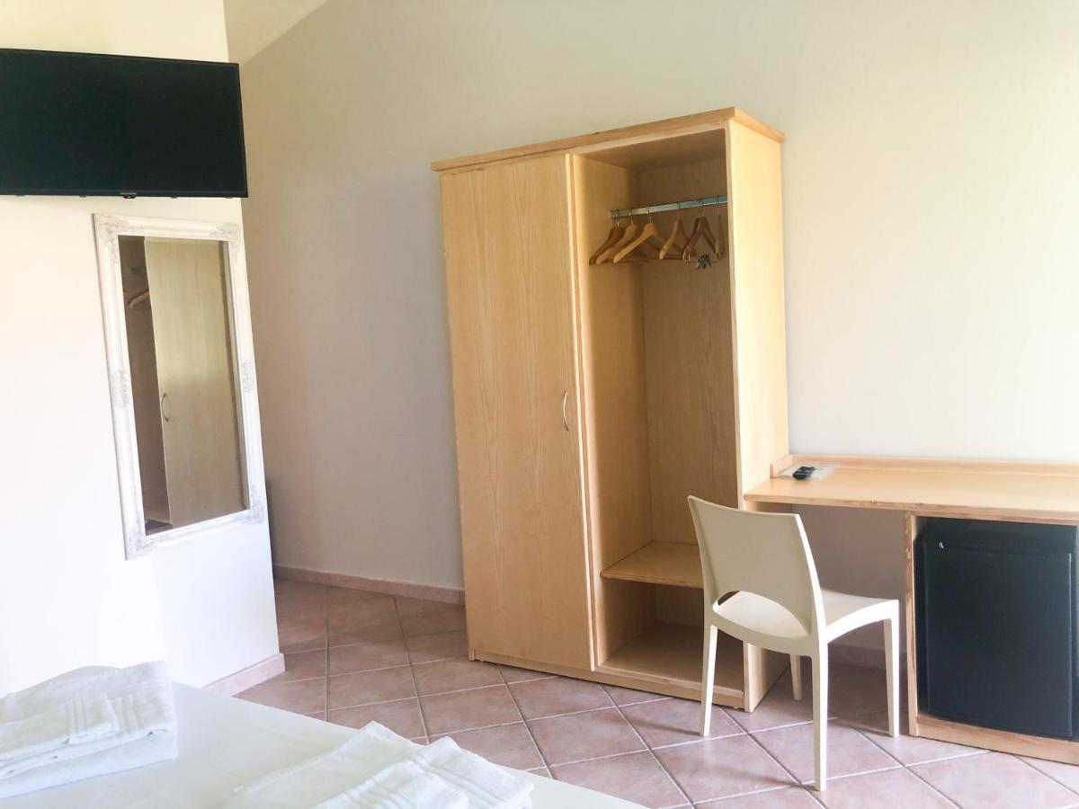 Agriturismo Is Cortillaris Càbras Екстериор снимка
