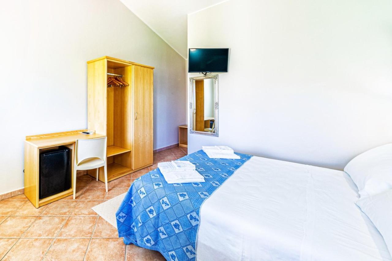 Agriturismo Is Cortillaris Càbras Екстериор снимка