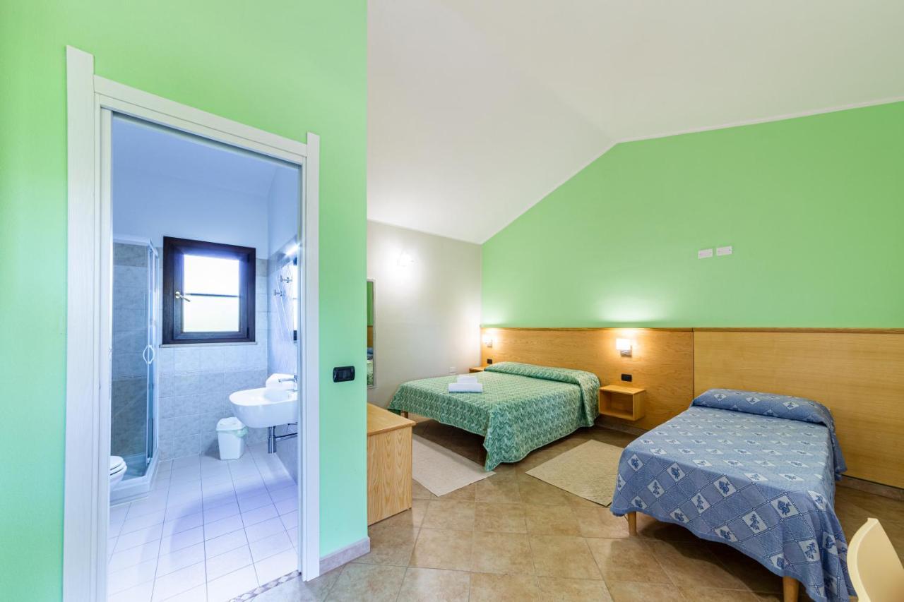 Agriturismo Is Cortillaris Càbras Екстериор снимка