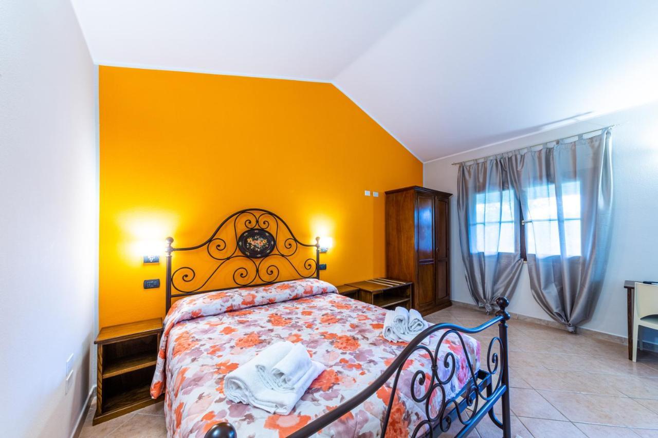 Agriturismo Is Cortillaris Càbras Екстериор снимка